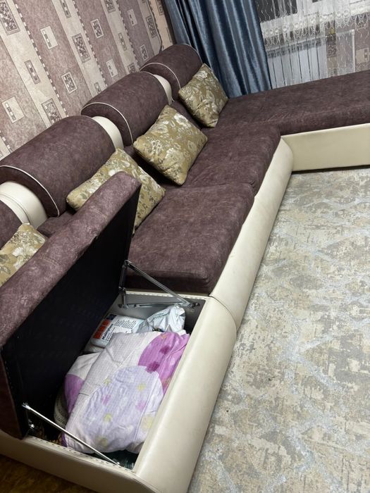 Диван угловой продается