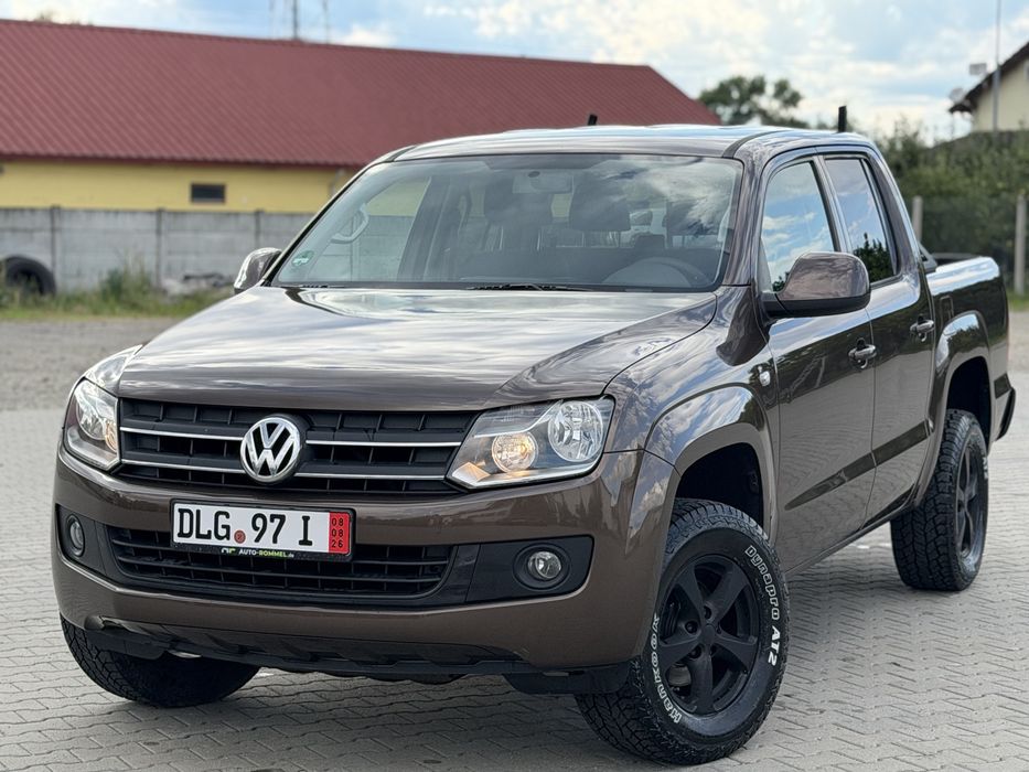 VOLKSWAGEN Amarok 2012