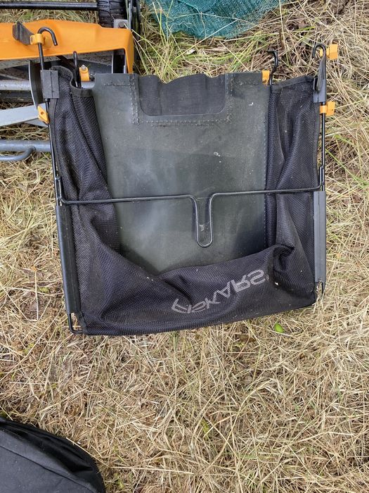 Masina manuala de tuns iarba Fiskars