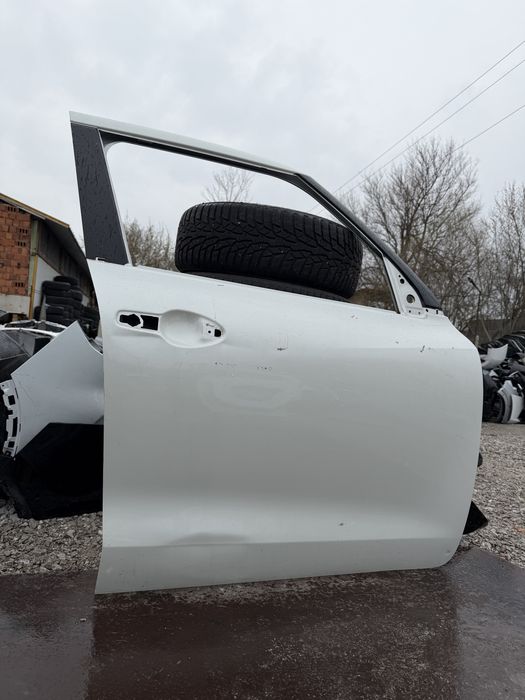 Врата Suzuki Swift MK8 2017 год.-