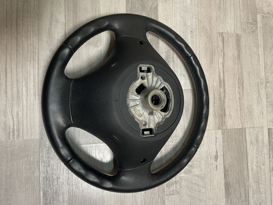 Bmw f30 волан - като Нов