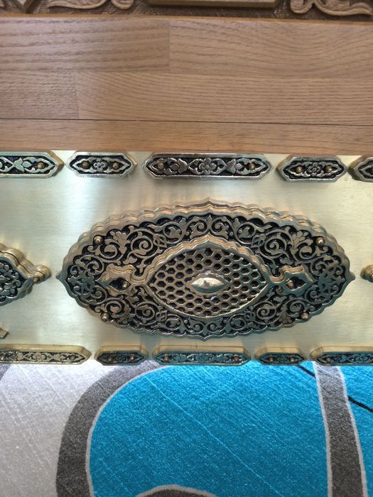 Latun va tilla rangli dekor buyumlarini yasash va o‘rnatish