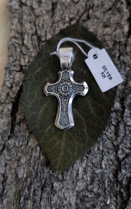 Сребърни кръстове и  медальони