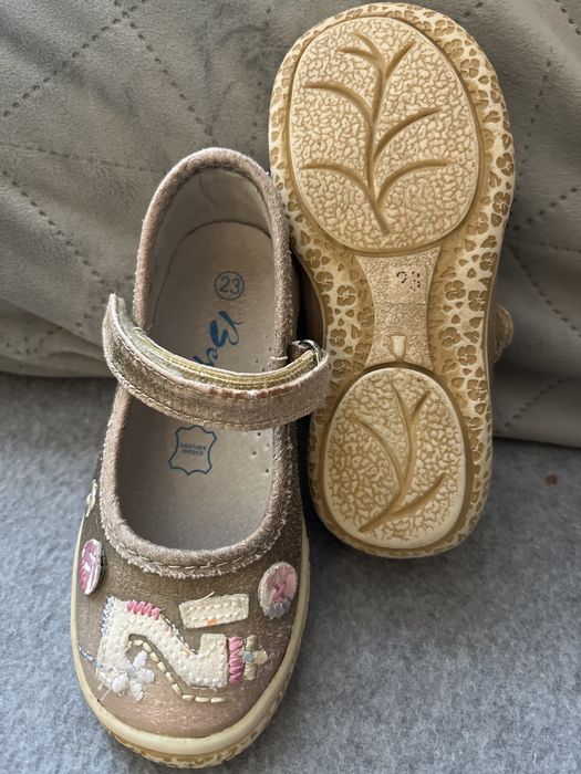 Детски обувки -ботички и балеринки