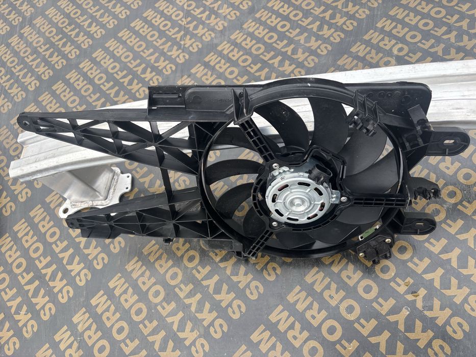 Перка за радиатор Fiat Punto