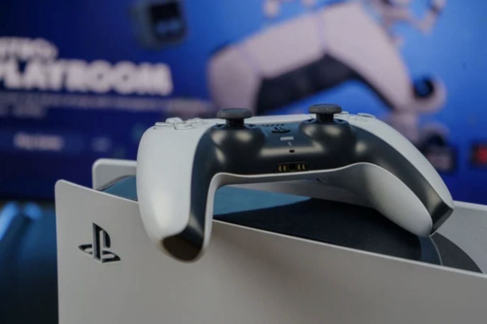PlayStation пять с дисководом