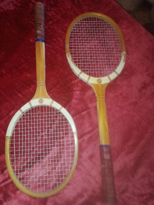Деревянная теннисная ракетка
