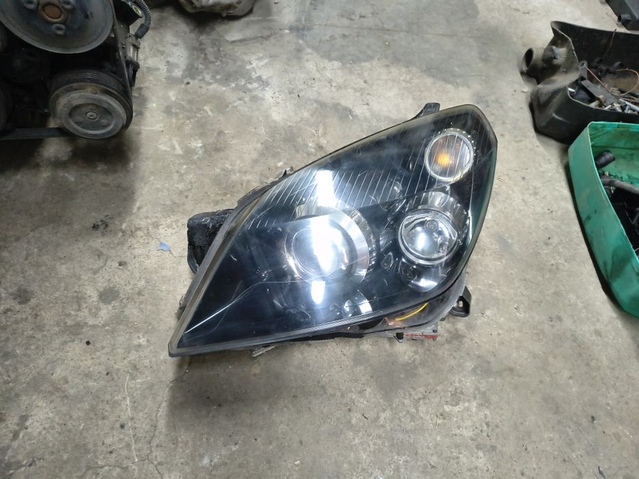 Фарове за Опел Астра Х
