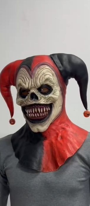 Кукерска маска клолн