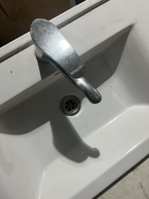 Продам раковина с краном в комплекте