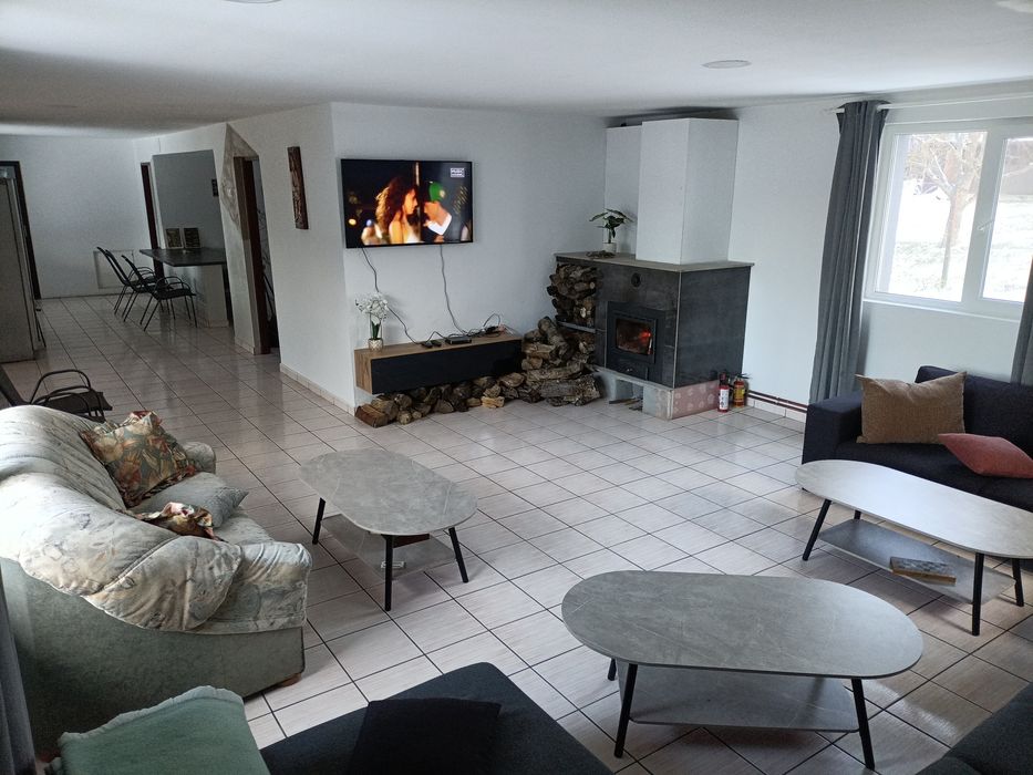 Lacul Surduc, casă/ cabana pe mal de închiriat/jacuzzi /grătar/ceaun