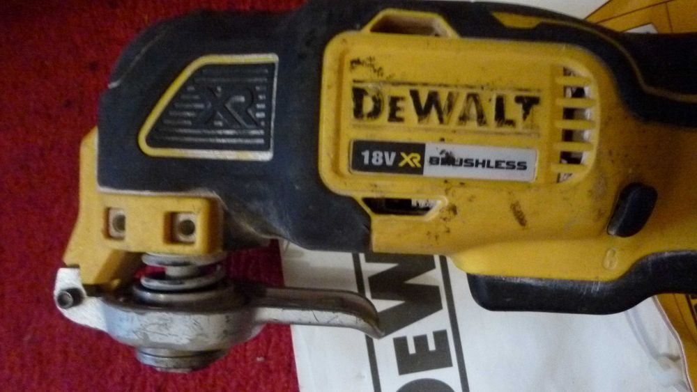 DeWalt DCS355 18V XR Brushless Акумулаторен мултифункционален инструмент