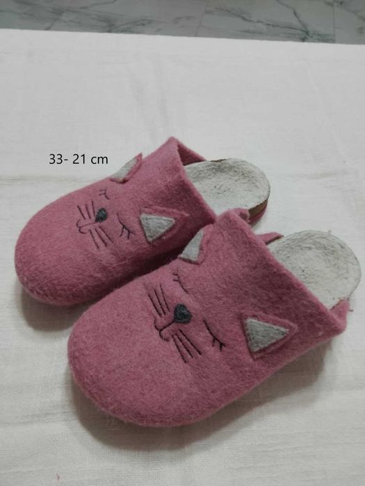 Slapi si papuci de lana pentru copii