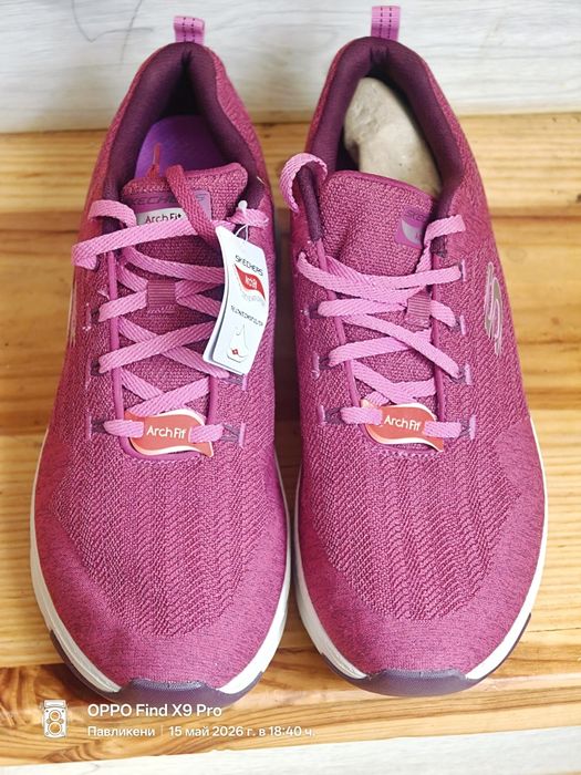 Чисто нови Skechers