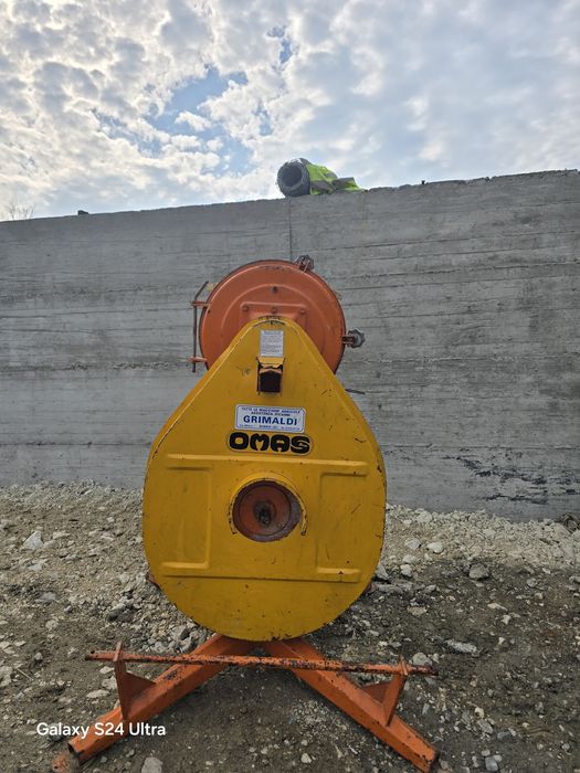 Vând moară pe ciocanele