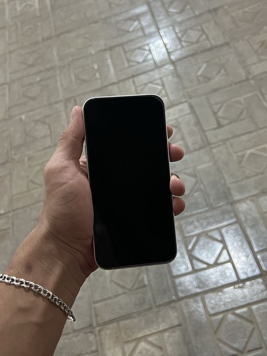 Iphone 13 sotiladi.