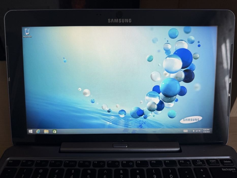Samsung ATIV XE500T1C - таблет