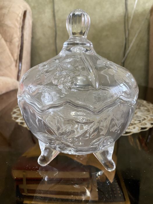 Продаю посуду, тарелки.