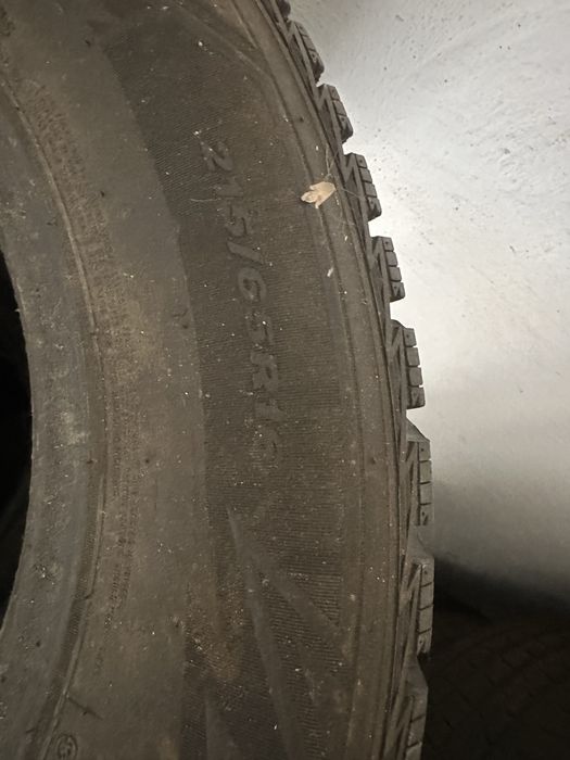 Резина зимняя б/у 215/65R16
