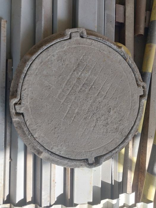 Люк чугунный от колодца