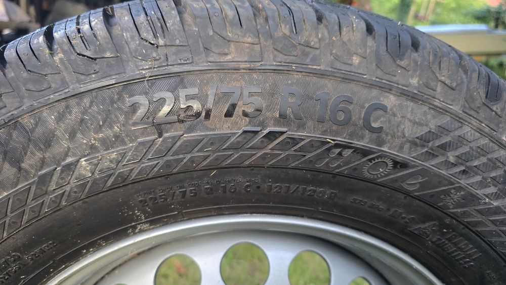Гуми с джанти  за спринтер 225.75.16