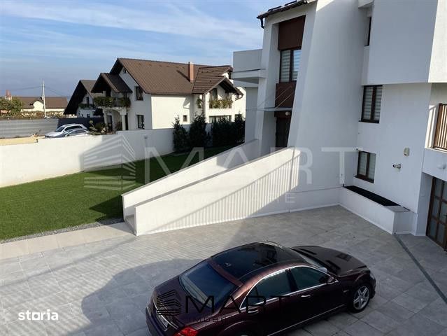 Vila de lux 5 camere +1500mp teren Cisnadie