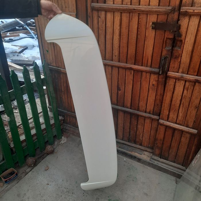 Продам спойлер на машину