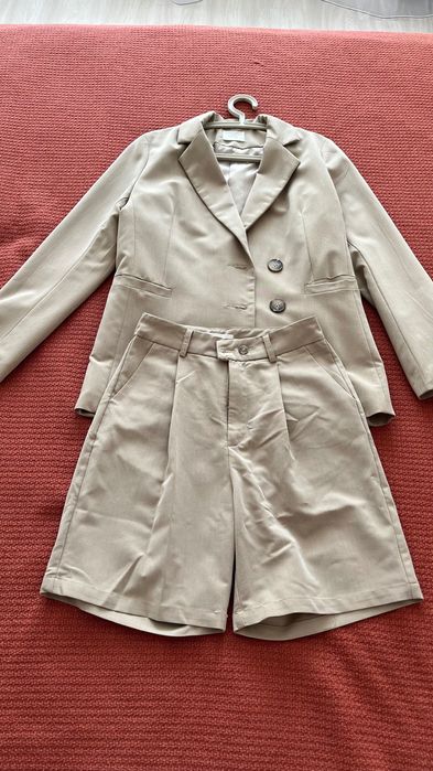 Продам костюм летний