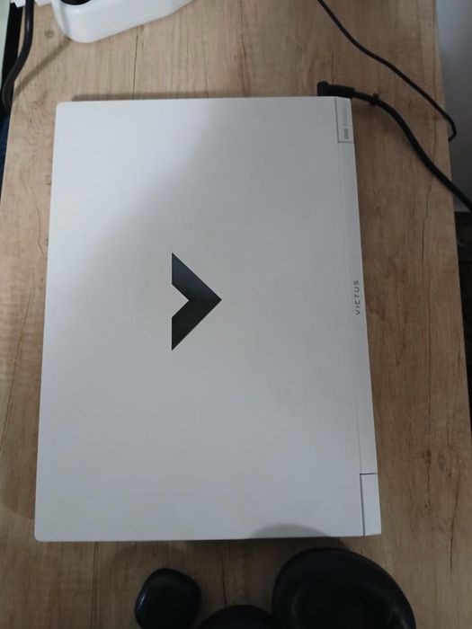 HP Victus 15-fa0028nq – de vânzare