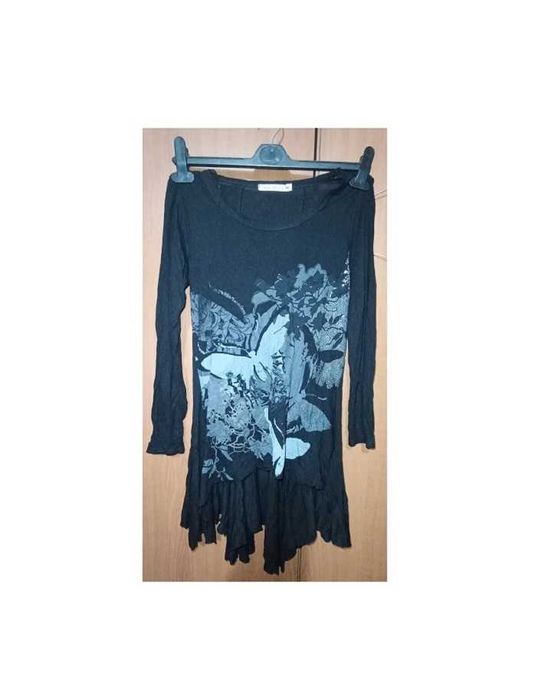 Tunica neagra cu trena si imprimeu cauciucat gri frumoasa ,moderna, UK