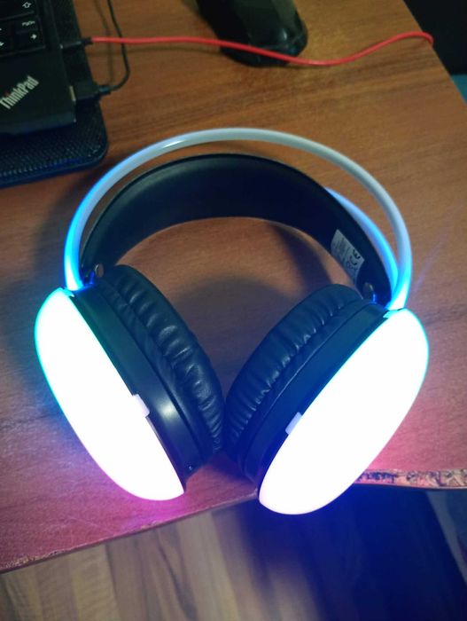 Геймърски без жични слушалки RGB светлини