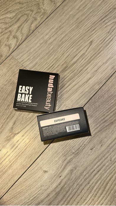 Fixing powder huda beauty