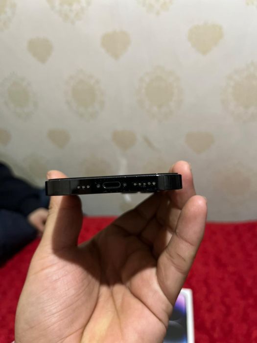 Продам айфон 14 про