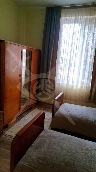 Дава се под наем етаж от къща в Център!  11690581