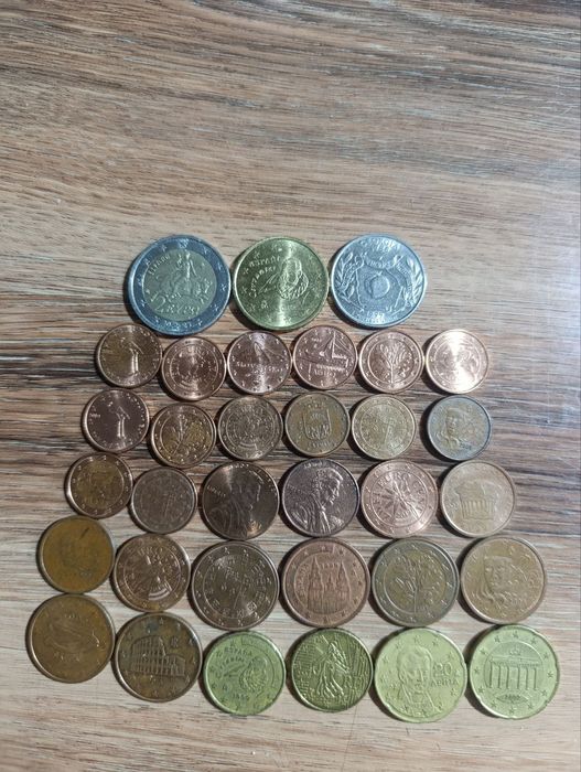 Продаю одним лотом Евро