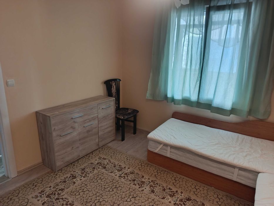 Под наем тристаен М.Рудник