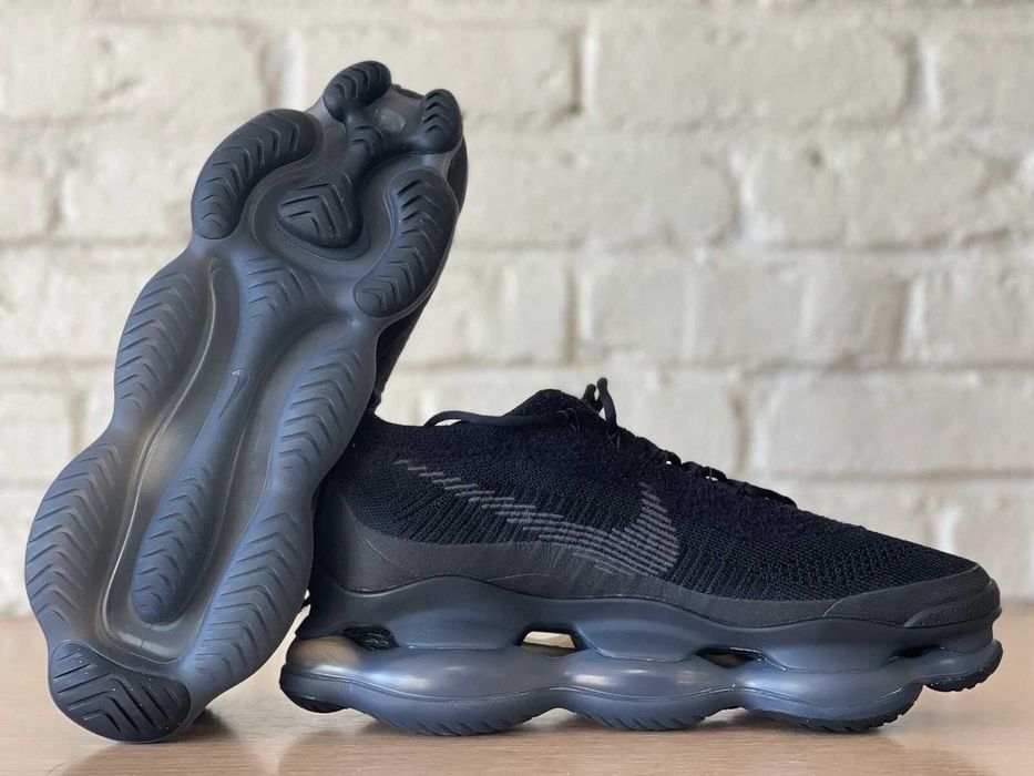 Nike Scorpion Flyknit Triple Black / Outlet