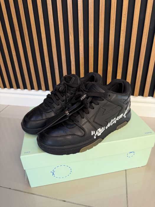 Vand Off White Out of Office