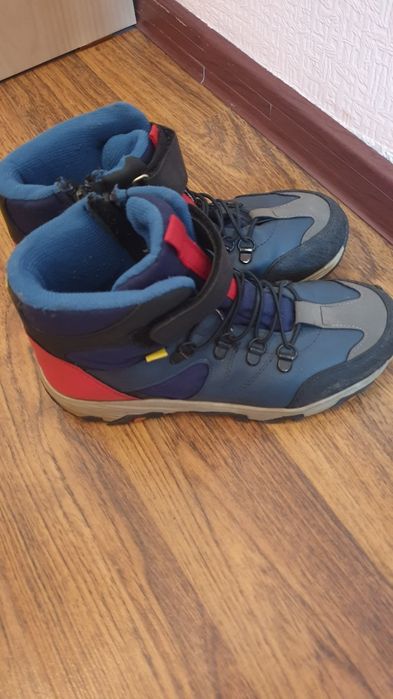 Продам детские ботинки