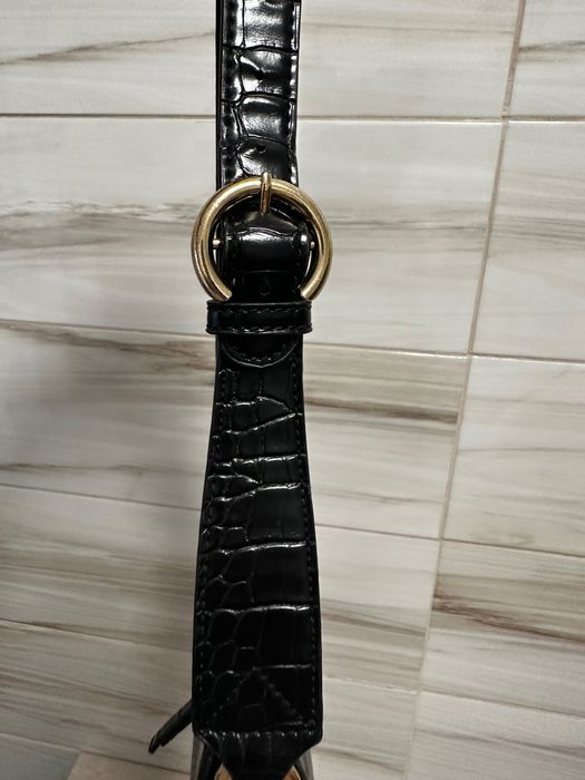 geanta dama mango purtata 5 ori