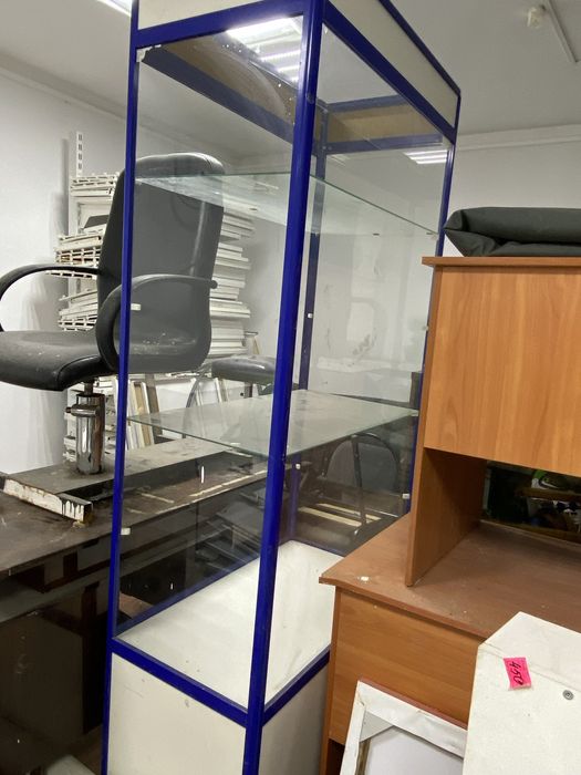 Стелажи белые металические