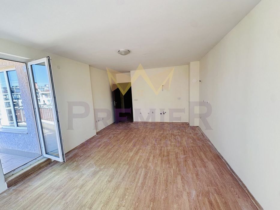 Продава се Тристаен апартамент в Варна, Възраждане 1 - 90 кв.м за 1667 €/кв.м - Снимка #8