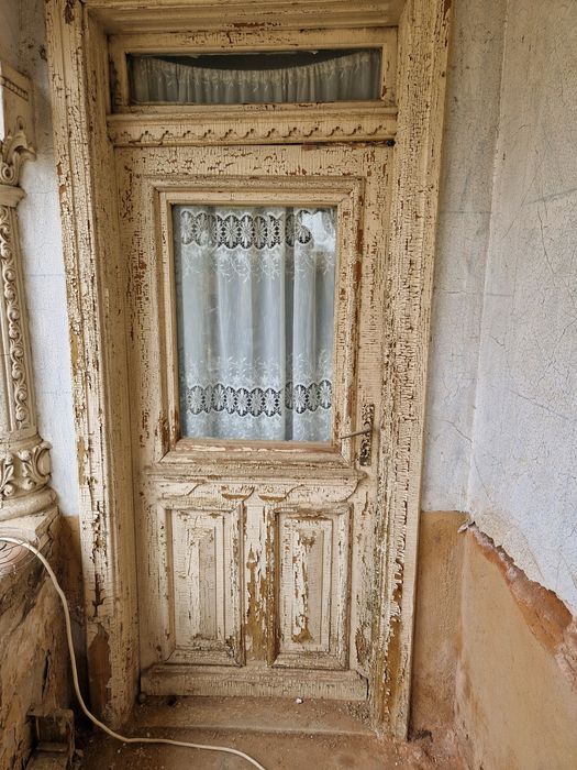 Uși și geamuri de vanzare