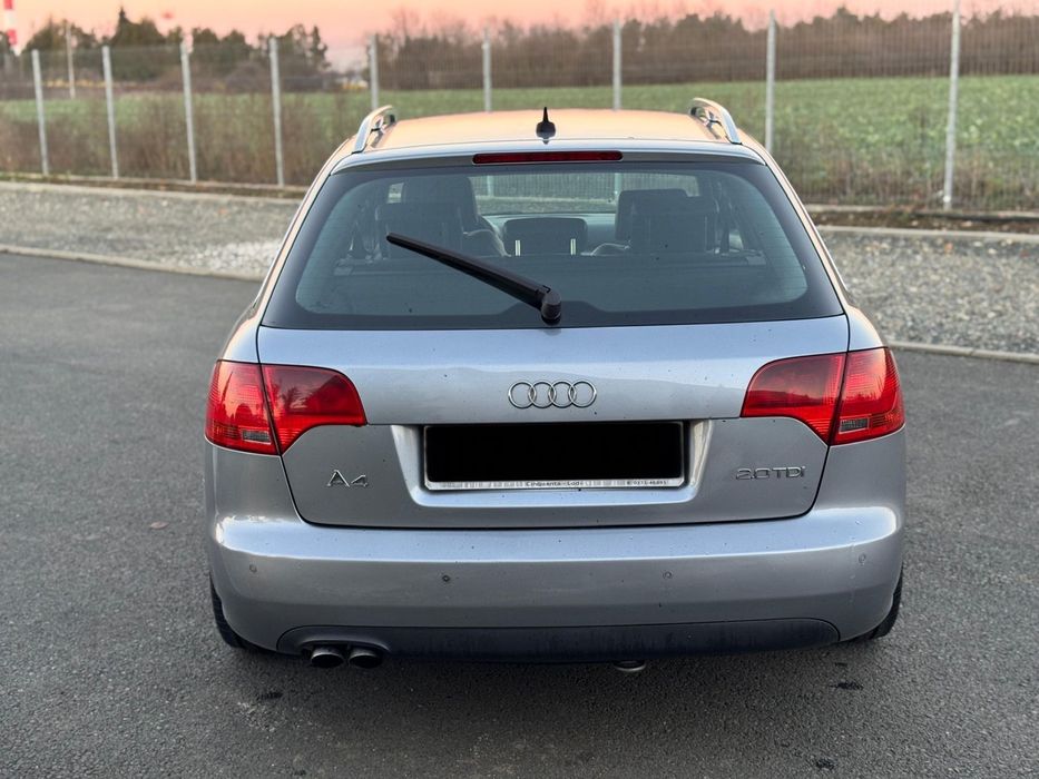Audi A4 Limuzina