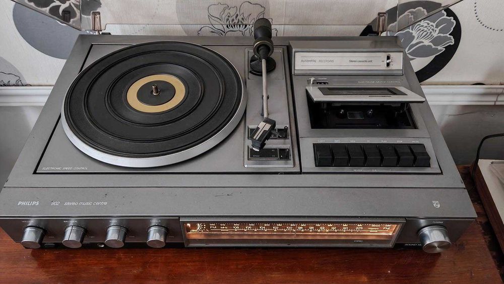 Sistem audio Philips 902 Stereo Music Centre cu boxe ITT HIFI E2-120