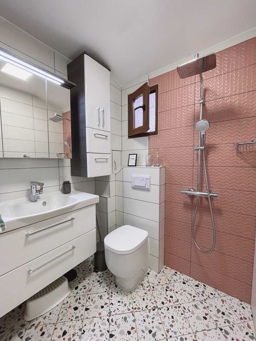 Дава се под наем Двустаен апартамент в Бургас, Център - 54 кв.м за 459 € - Снимка #12