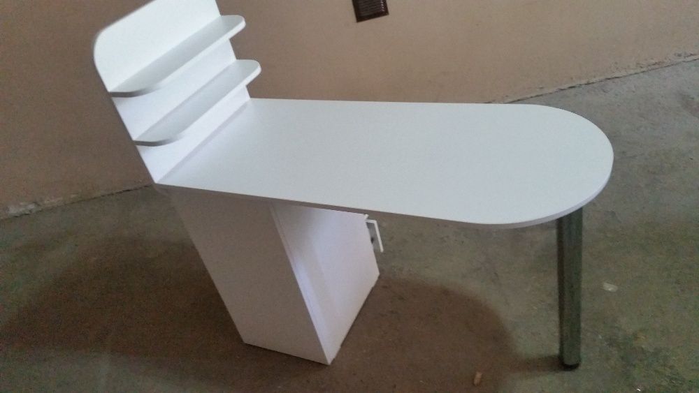 Маникюрный стол ( стол для маникюра)