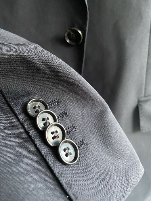 Costum BOSS lâna 100%