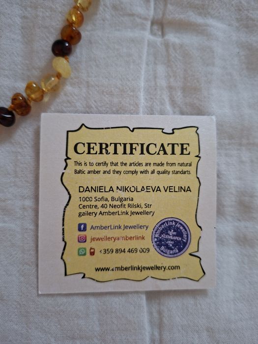 Герданче за дете от естествен Балтийски кехлибар,,Медени топчета”