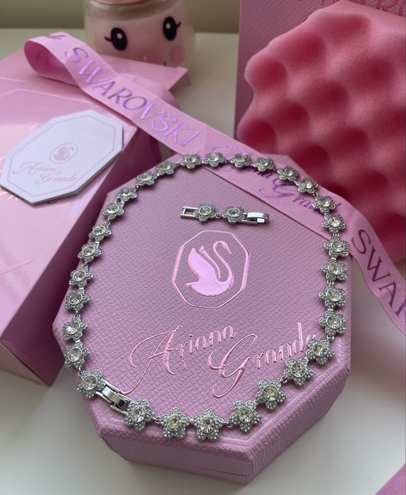 Swarovski - Ariana Grande x Swarovski колие Цвете/ Ново